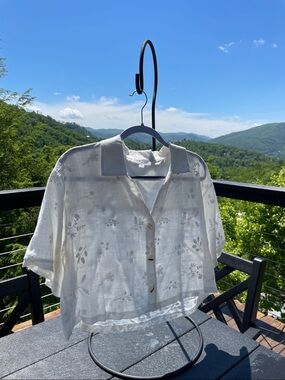 Light Cream Embroidered Short-Sleeve Button-Down Shirt - Relaxed Fit